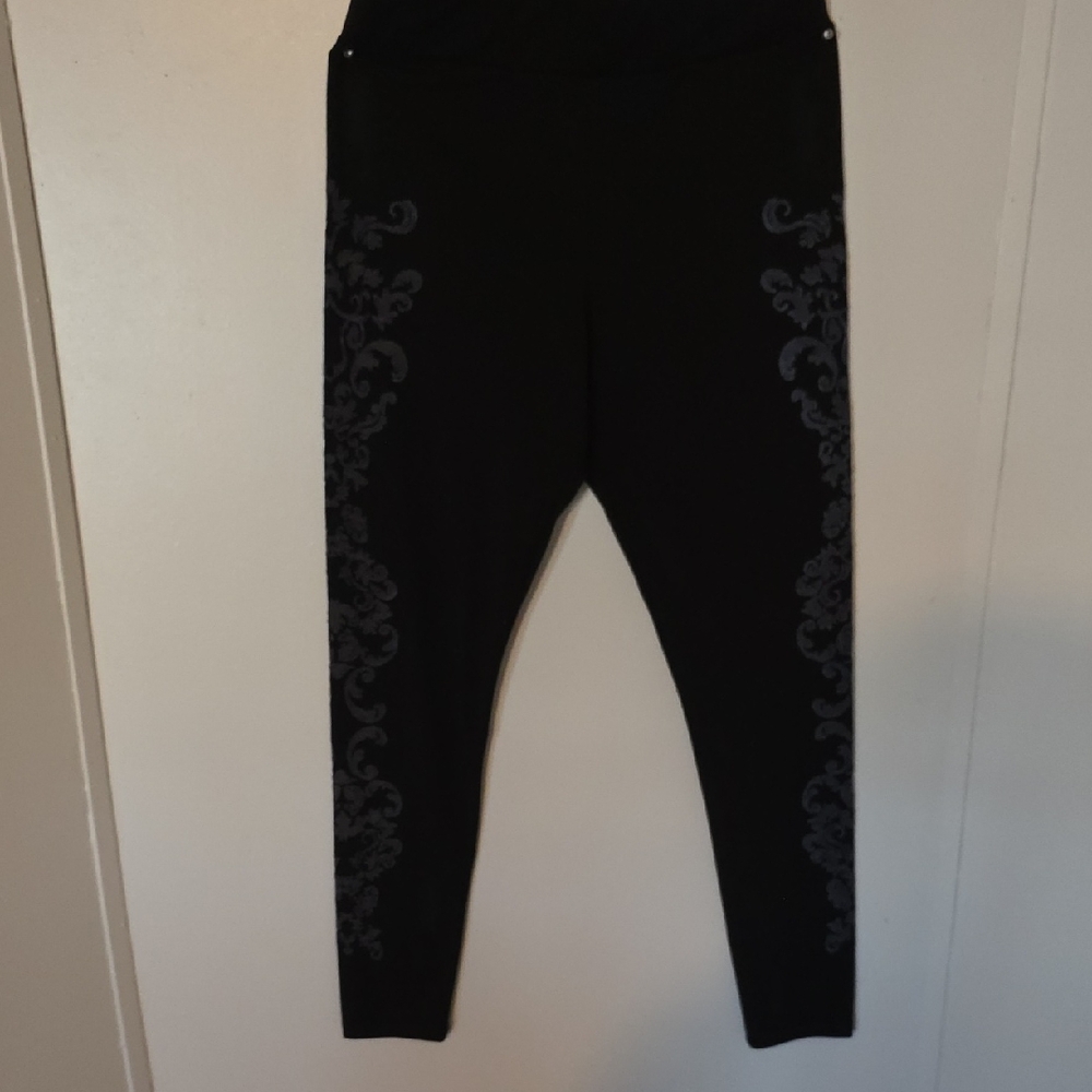 Rue21 Black Leggings with Gray Pattern